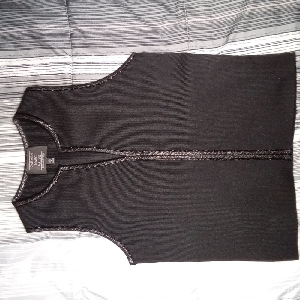 Carmen Marc Valvo Knit Sleeveless  sweater w/Quilt detail piping